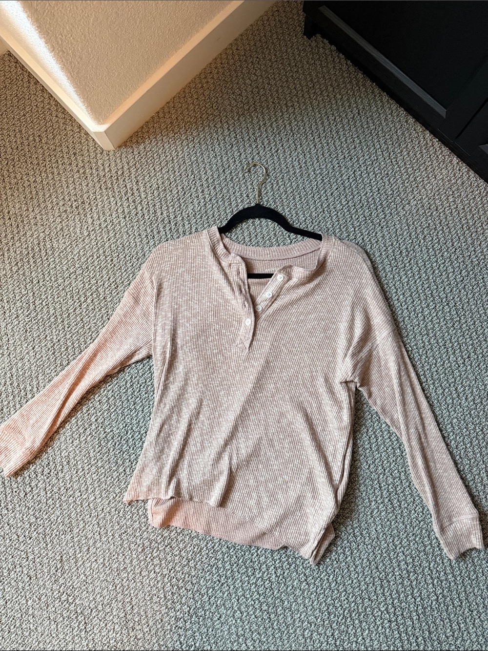 American Eagle Outfitters Blush Ribbed Henley Long Sleeve Top